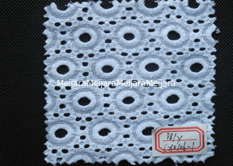中国 純粋で白い綿アイレットかぎ針編みのレースのトリムのゴム、刺繍のレースのトリム サプライヤー