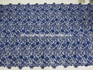 中国 ロイヤル ブルーのコードの女性の服のための花の刺繍されたレースの生地の手細工 サプライヤー