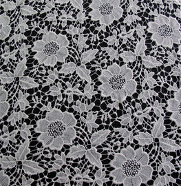 白い/黒色のナイロン綿の花柄のドレスの生地、刺繍されたレース サプライヤー