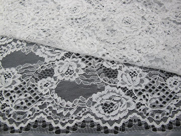 Dressmaking のための着色された珍しい束ねられたギピールレースの刺繍のレースの生地 サプライヤー