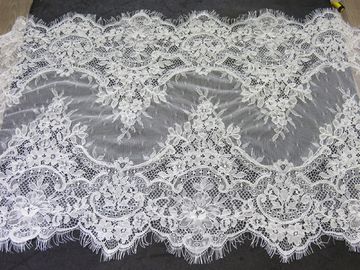 美しい 44cm 短いコードのまつげのレースのトリムは/レースの生地を刺繍しました サプライヤー