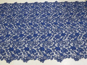 ロイヤル ブルーのコードの女性の服のための花の刺繍されたレースの生地の手細工 サプライヤー
